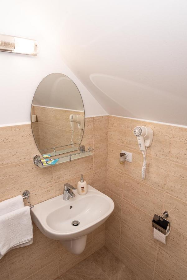 K'Raman Hotell Râmnicu Vâlcea Exteriör bild