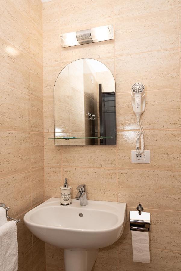 K'Raman Hotell Râmnicu Vâlcea Exteriör bild